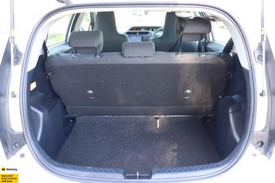 2019 Toyota Aqua - Thumbnail