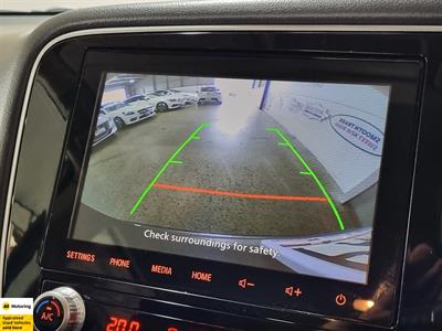 2022 Mitsubishi Outlander - Thumbnail