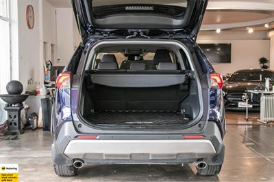 2022 Toyota RAV4 - Thumbnail