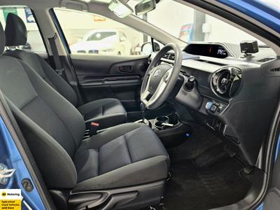 2015 Toyota Aqua - Thumbnail