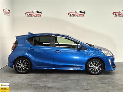 2015 Toyota Aqua - Thumbnail