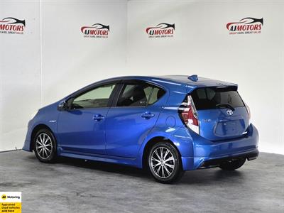 2015 Toyota Aqua - Thumbnail