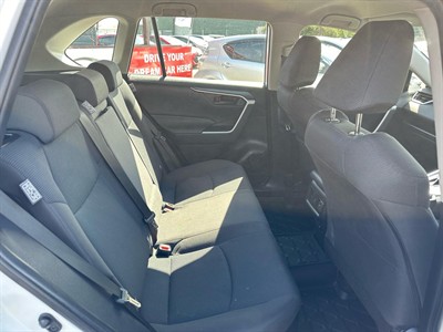 2021 Toyota RAV4 - Thumbnail