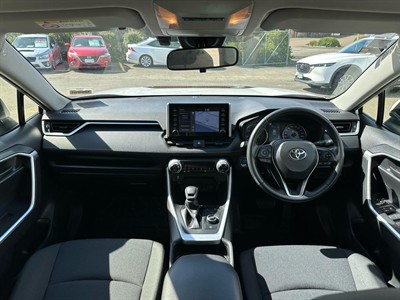 2021 Toyota RAV4 - Thumbnail