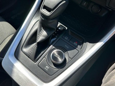 2021 Toyota RAV4 - Thumbnail