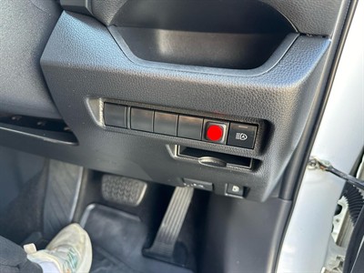 2021 Toyota RAV4 - Thumbnail