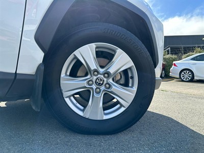 2021 Toyota RAV4 - Thumbnail