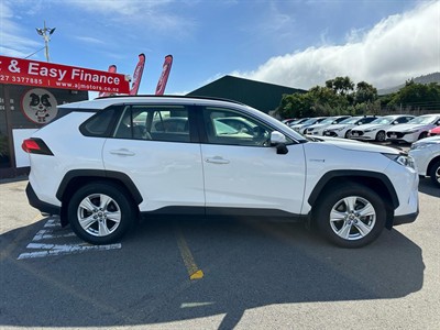 2021 Toyota RAV4 - Thumbnail