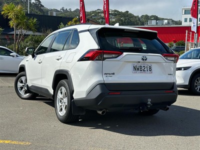 2021 Toyota RAV4 - Thumbnail