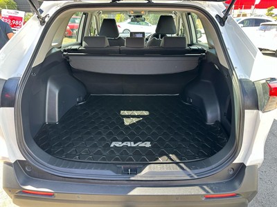 2021 Toyota RAV4 - Thumbnail