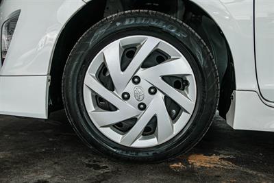 2015 Toyota Aqua - Thumbnail