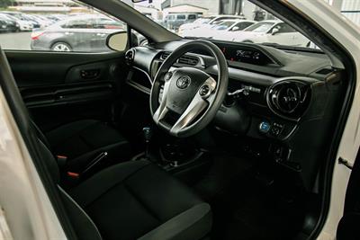 2015 Toyota Aqua - Thumbnail