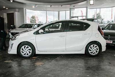 2015 Toyota Aqua - Thumbnail