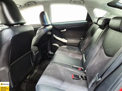 2012 Toyota Prius - Thumbnail