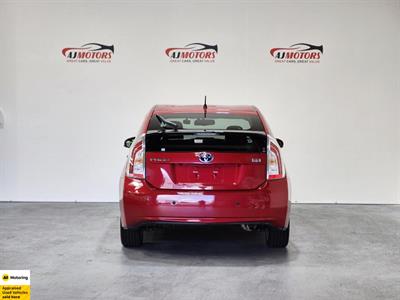 2012 Toyota Prius - Thumbnail