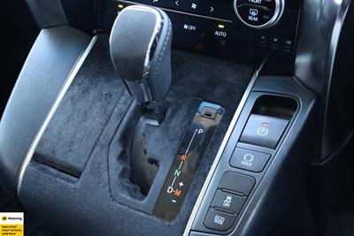 2015 Toyota Vellfire - Thumbnail