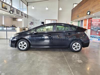 2013 Toyota Prius - Thumbnail