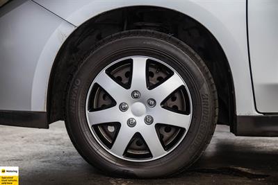 2014 Nissan Wingroad - Thumbnail