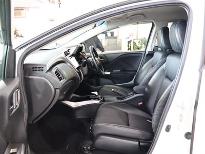2014 Honda Grace - Thumbnail
