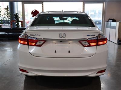 2014 Honda Grace - Thumbnail