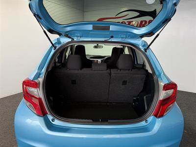 2014 Toyota Vitz - Thumbnail
