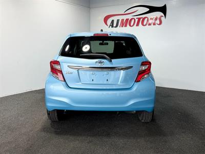 2014 Toyota Vitz - Thumbnail