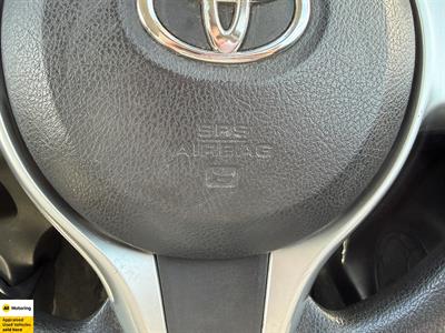2012 Toyota Yaris - Thumbnail