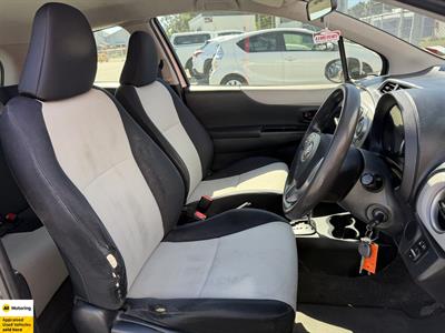 2012 Toyota Yaris - Thumbnail