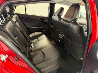 2016 Toyota Prius - Thumbnail