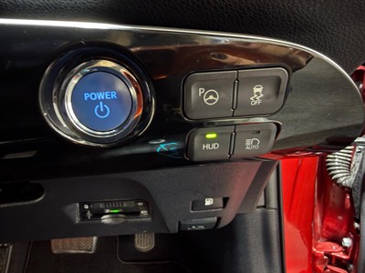 2016 Toyota Prius - Thumbnail