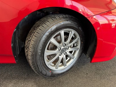 2016 Toyota Prius - Thumbnail