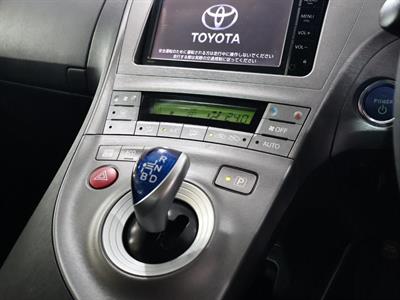 2015 Toyota Prius - Thumbnail