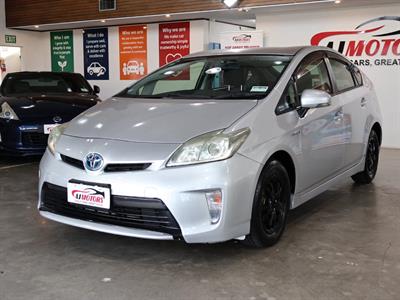 2015 Toyota Prius - Thumbnail