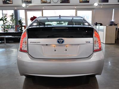 2015 Toyota Prius - Thumbnail
