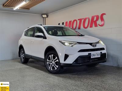 2017 Toyota RAV4 - Thumbnail