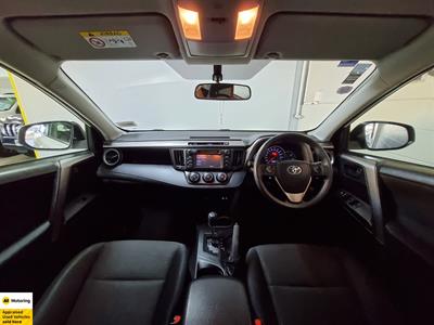 2017 Toyota RAV4 - Thumbnail