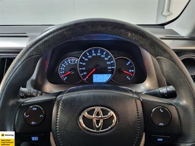 2017 Toyota RAV4 - Thumbnail