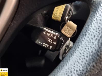 2017 Toyota RAV4 - Thumbnail