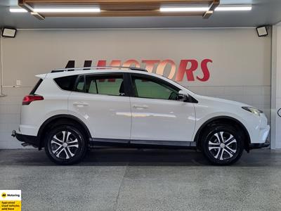 2017 Toyota RAV4 - Thumbnail