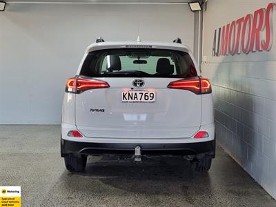 2017 Toyota RAV4 - Thumbnail