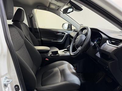 2021 Toyota RAV4 - Thumbnail