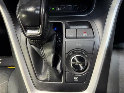2021 Toyota RAV4 - Thumbnail