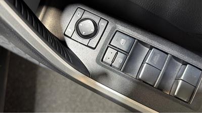 2021 Toyota RAV4 - Thumbnail