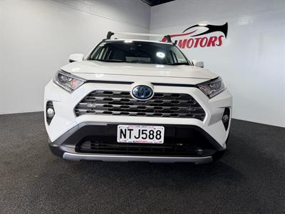 2021 Toyota RAV4 - Thumbnail