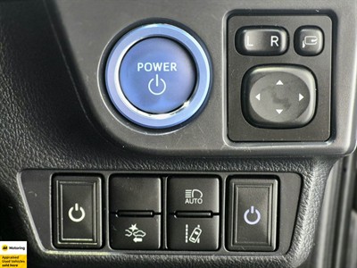 2016 Toyota Corolla - Thumbnail