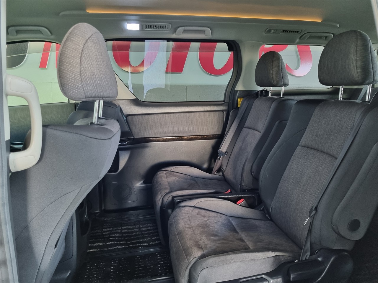 2012 Toyota Vellfire