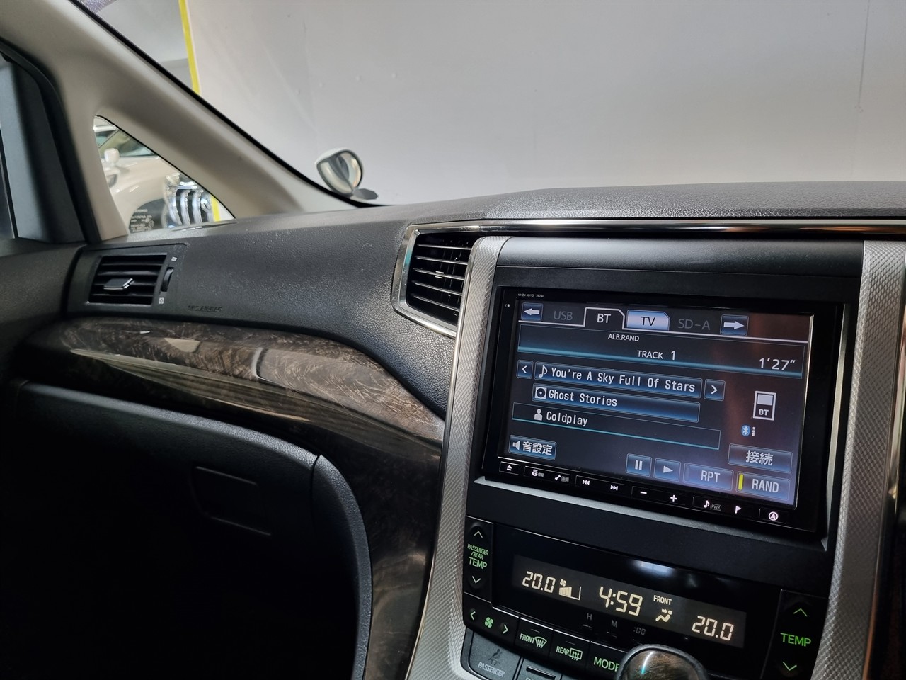 2012 Toyota Vellfire