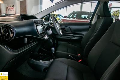 2015 Toyota Aqua - Thumbnail