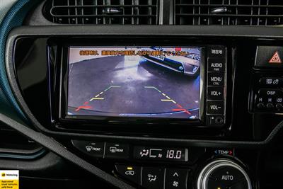 2015 Toyota Aqua - Thumbnail