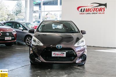 2015 Toyota Aqua - Thumbnail